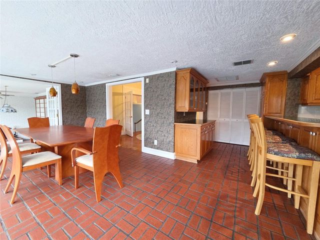 2910 11TH AVENUE N, St Petersburg, FL 33713