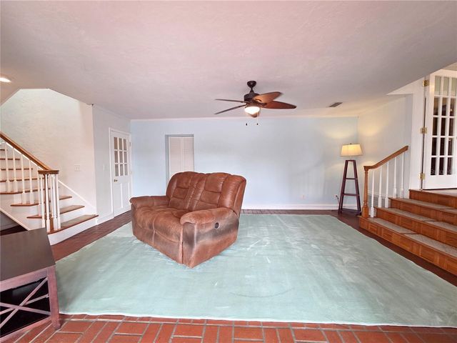 2910 11TH AVENUE N, St Petersburg, FL 33713