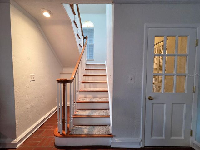 2910 11TH AVENUE N, St Petersburg, FL 33713