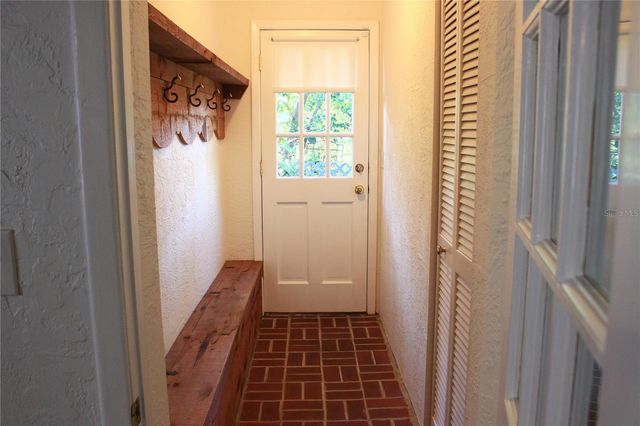 2910 11TH AVENUE N, St Petersburg, FL 33713