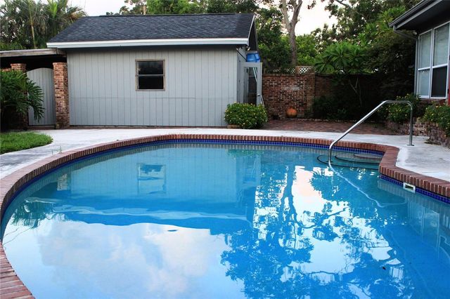 2910 11TH AVENUE N, St Petersburg, FL 33713