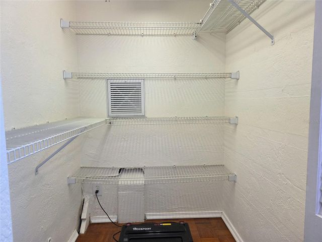 2910 11TH AVENUE N, St Petersburg, FL 33713