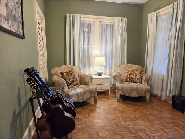 2910 11TH AVENUE N, St Petersburg, FL 33713