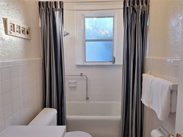 2910 11TH AVENUE N, St Petersburg, FL 33713