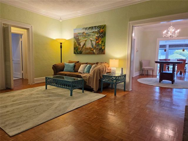 2910 11TH AVENUE N, St Petersburg, FL 33713