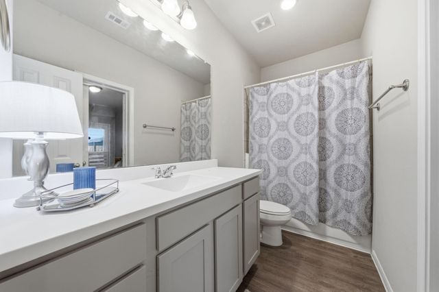 3607 Vineyard Lane, Pasadena, TX 77504