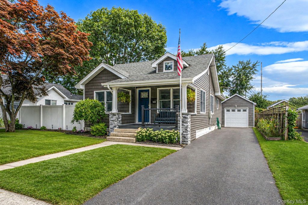 101 Highland Avenue, Patchogue, NY 11772 — photo 2
