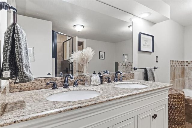 5327 Rosewood Street, Roeland Park, KS 66205