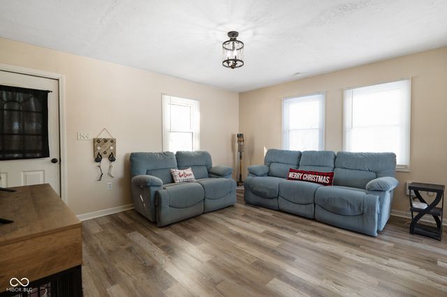 77 S Tresslar Avenue, Bargersville, IN 46106