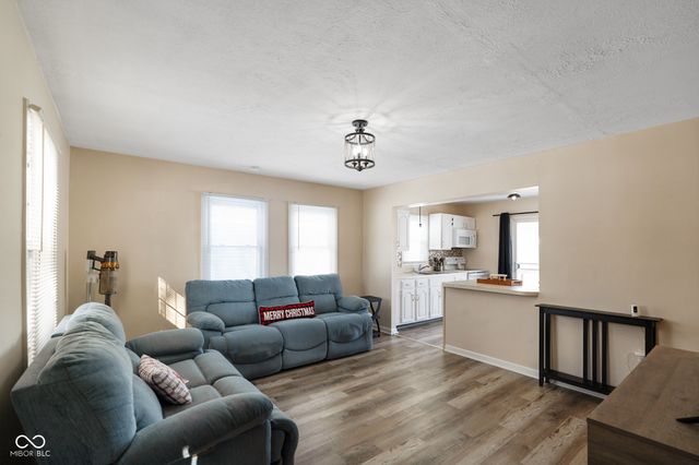 77 S Tresslar Avenue, Bargersville, IN 46106