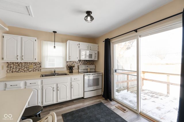 77 S Tresslar Avenue, Bargersville, IN 46106