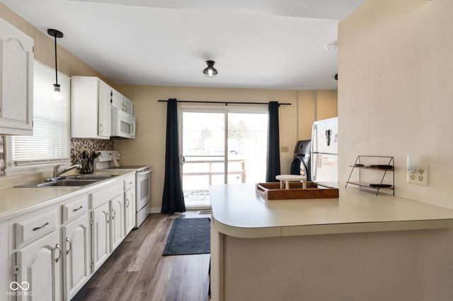 77 S Tresslar Avenue, Bargersville, IN 46106