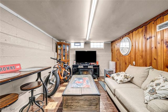 4514 Tuxedo Avenue, Parma, OH 44134