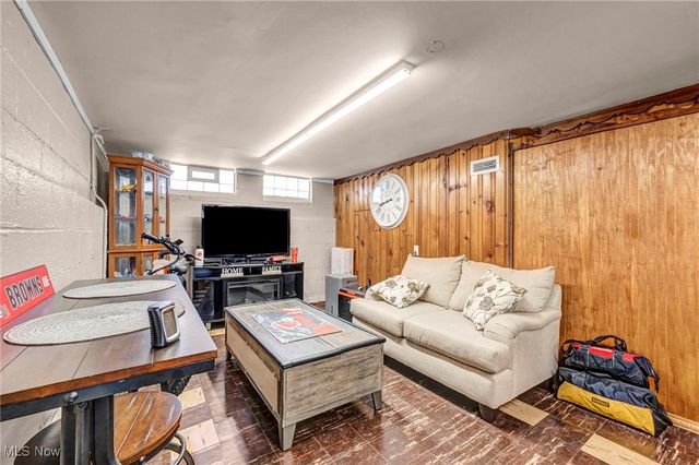 4514 Tuxedo Avenue, Parma, OH 44134