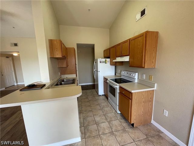 7965 Preserve CIR 735, Naples, FL 34119