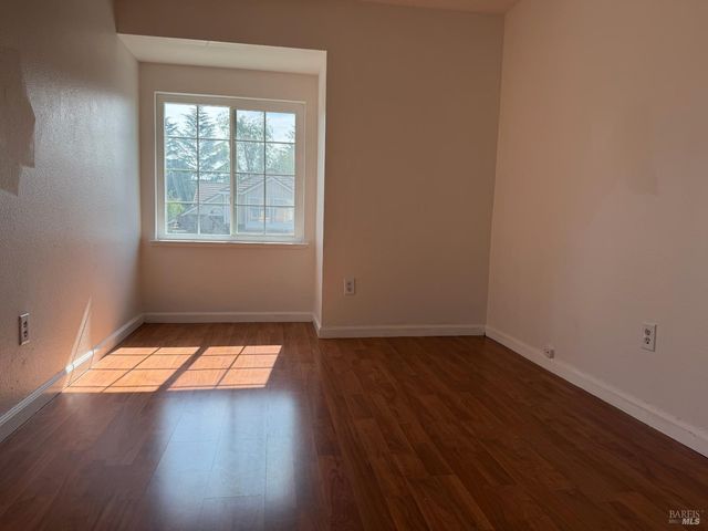 322 Ridgecrest Cir, Suisun City, CA 94585