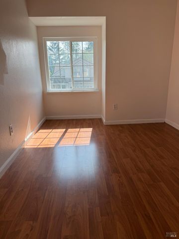 322 Ridgecrest Cir, Suisun City, CA 94585