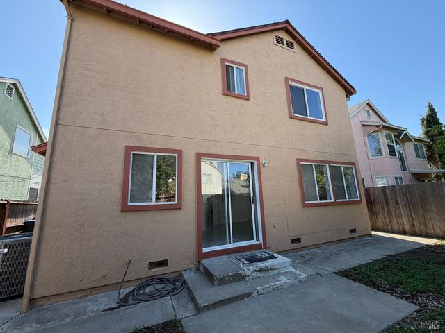 322 Ridgecrest Cir, Suisun City, CA 94585