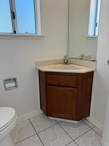 322 Ridgecrest Cir, Suisun City, CA 94585