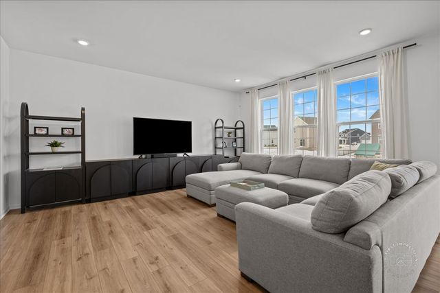 1165 Marlisle Drive, Hampshire, IL 60140