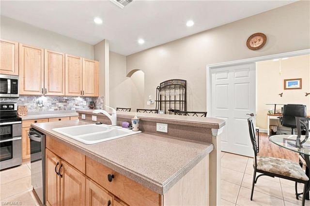 13921 Bently CIR, Fort Myers, FL 33912