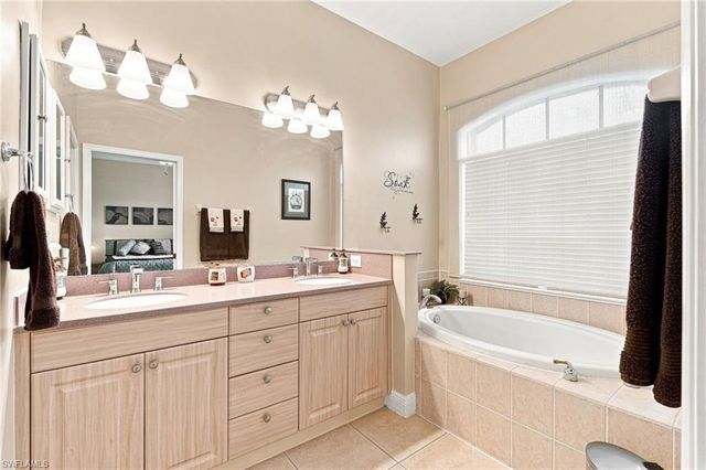 13921 Bently CIR, Fort Myers, FL 33912