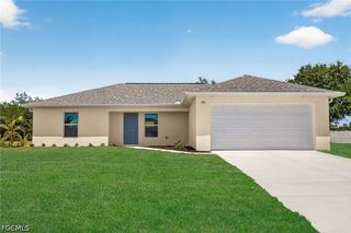 702 NW Douglas CIR, Cape Coral, FL 33993