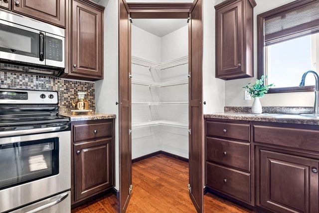 899 LOTUS TRAIL, Menasha, WI 54952