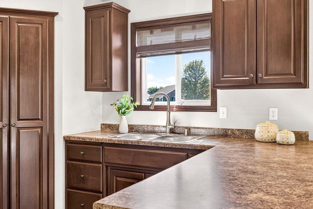 899 LOTUS TRAIL, Menasha, WI 54952