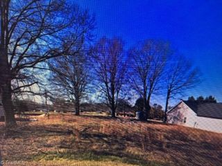 1816 tall pines Road, Lexington, NC 27295