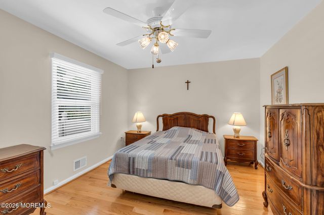 811 Barton Avenue, Point Pleasant Beach, NJ 08742