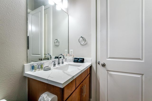 1205 Detering Street, Houston, TX 77007