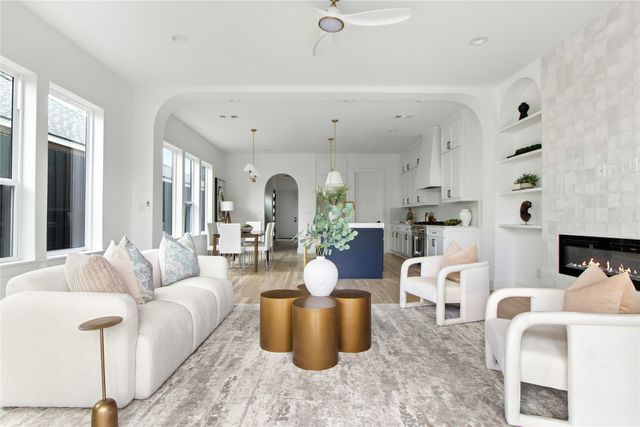 2413 Vagas Street, Dallas, TX 75219