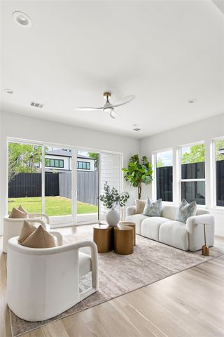 2413 Vagas Street, Dallas, TX 75219