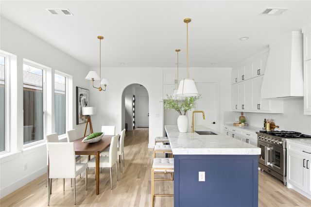 2413 Vagas Street, Dallas, TX 75219