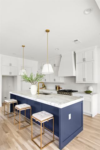 2413 Vagas Street, Dallas, TX 75219