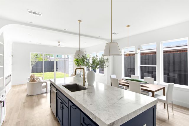 2413 Vagas Street, Dallas, TX 75219