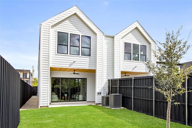 2413 Vagas Street, Dallas, TX 75219