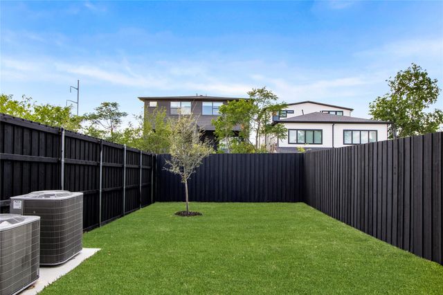 2413 Vagas Street, Dallas, TX 75219