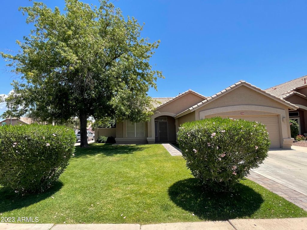 Image 1 of property listing at 1225 S SIERRA Street, Gilbert, AZ 85296