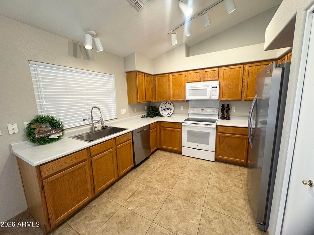 Image 12 of property listing at 1225 S SIERRA Street, Gilbert, AZ 85296