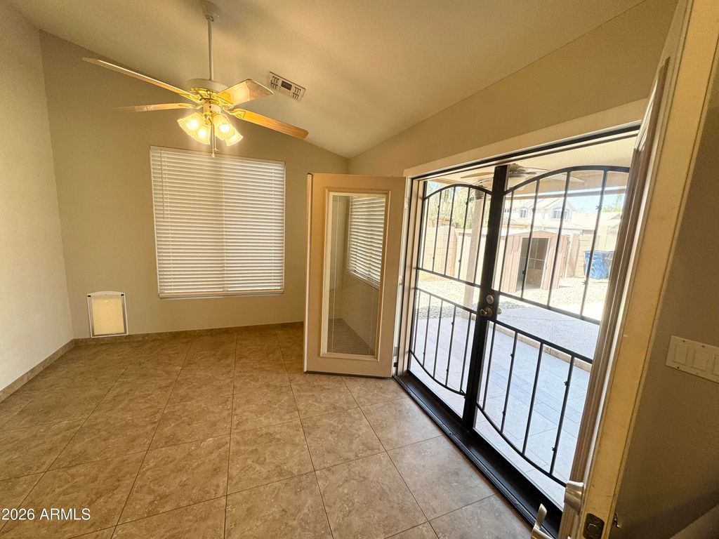 Image 15 of property listing at 1225 S SIERRA Street, Gilbert, AZ 85296