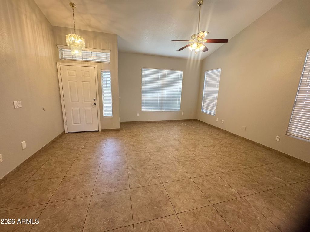 Image 17 of property listing at 1225 S SIERRA Street, Gilbert, AZ 85296
