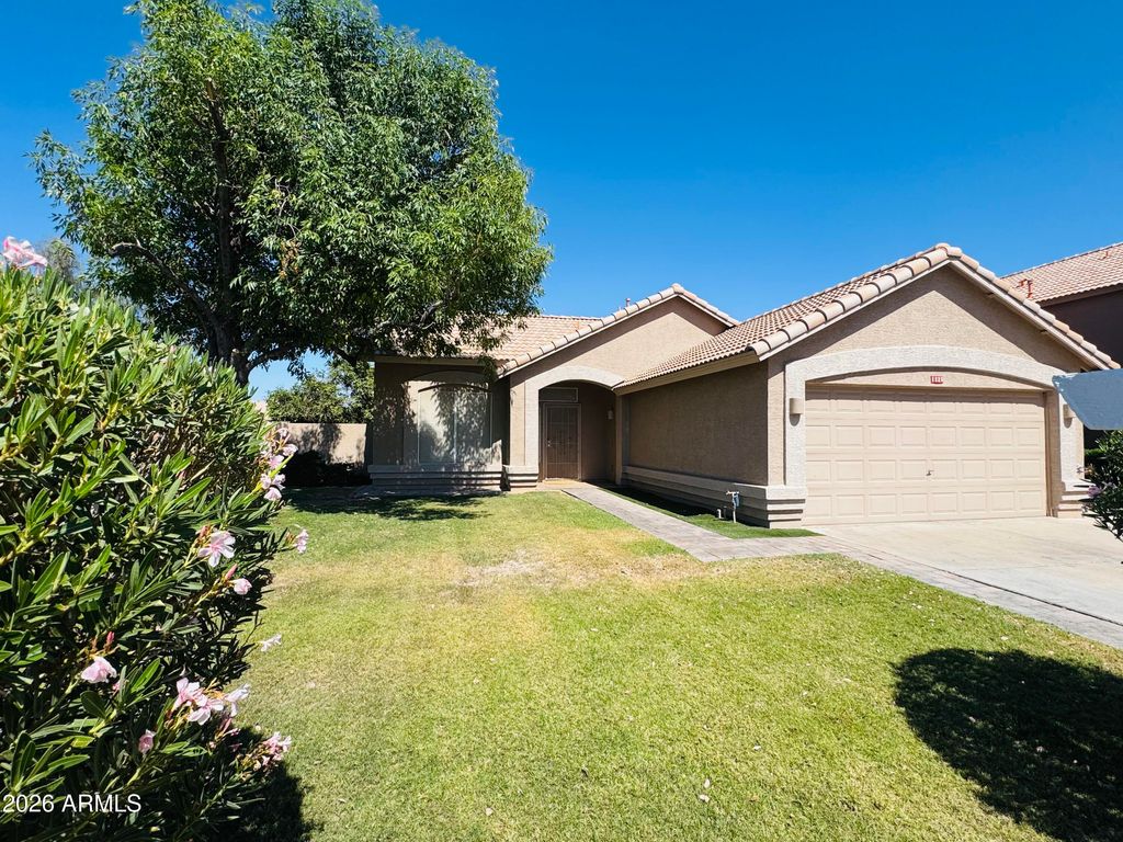 Image 2 of property listing at 1225 S SIERRA Street, Gilbert, AZ 85296