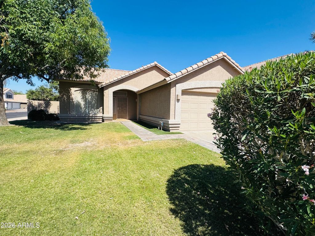 Image 3 of property listing at 1225 S SIERRA Street, Gilbert, AZ 85296
