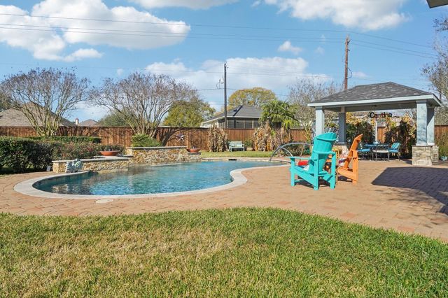 10822 W Dogwood Drive, La Porte, TX 77571