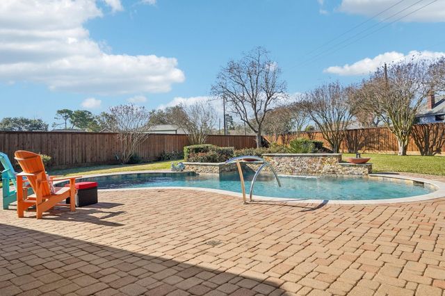 10822 W Dogwood Drive, La Porte, TX 77571