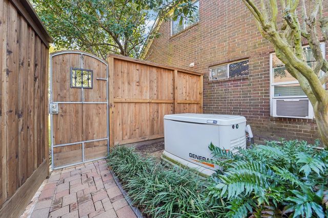 10822 W Dogwood Drive, La Porte, TX 77571