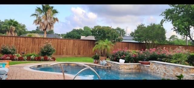 10822 W Dogwood Drive, La Porte, TX 77571