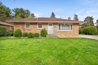 6729 Adams Street, Merrillville, IN 46410